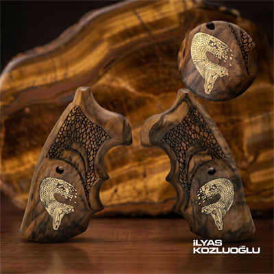 Colt Python Ceviz Kabza Yarım Yüzey Özel Tasarım Desenli Sarı Pirinç Yılan Logolu