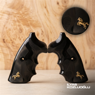 Colt Python Siyah Pleksi Kabza Tam Yüzey Desenli Sarı Pirinç At Logolu