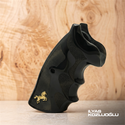 Colt Python Siyah Pleksi Kabza Tam Yüzey Desenli Sarı Pirinç At Logolu