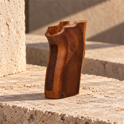 Smith & Wesson 6906 Ceviz Kabza Tam Yüzey Desenli Smith & Wesson Logolu