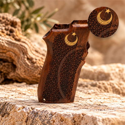 Smith & Wesson 6906 Ceviz Kabza Tam Yüzey Desenli Göktürkçe Türk Yazılı Sarı Pirinç Ay Yıldız Logolu