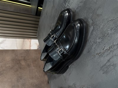 Vitton Gold Tokalı Loafer | Siyah