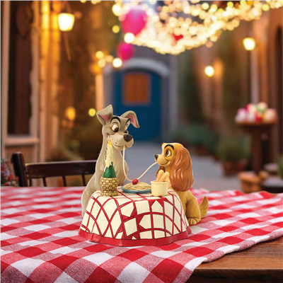 Lady ve Tramp Spagetti Sahnesi LED Işıklı Lisanslı Figür
