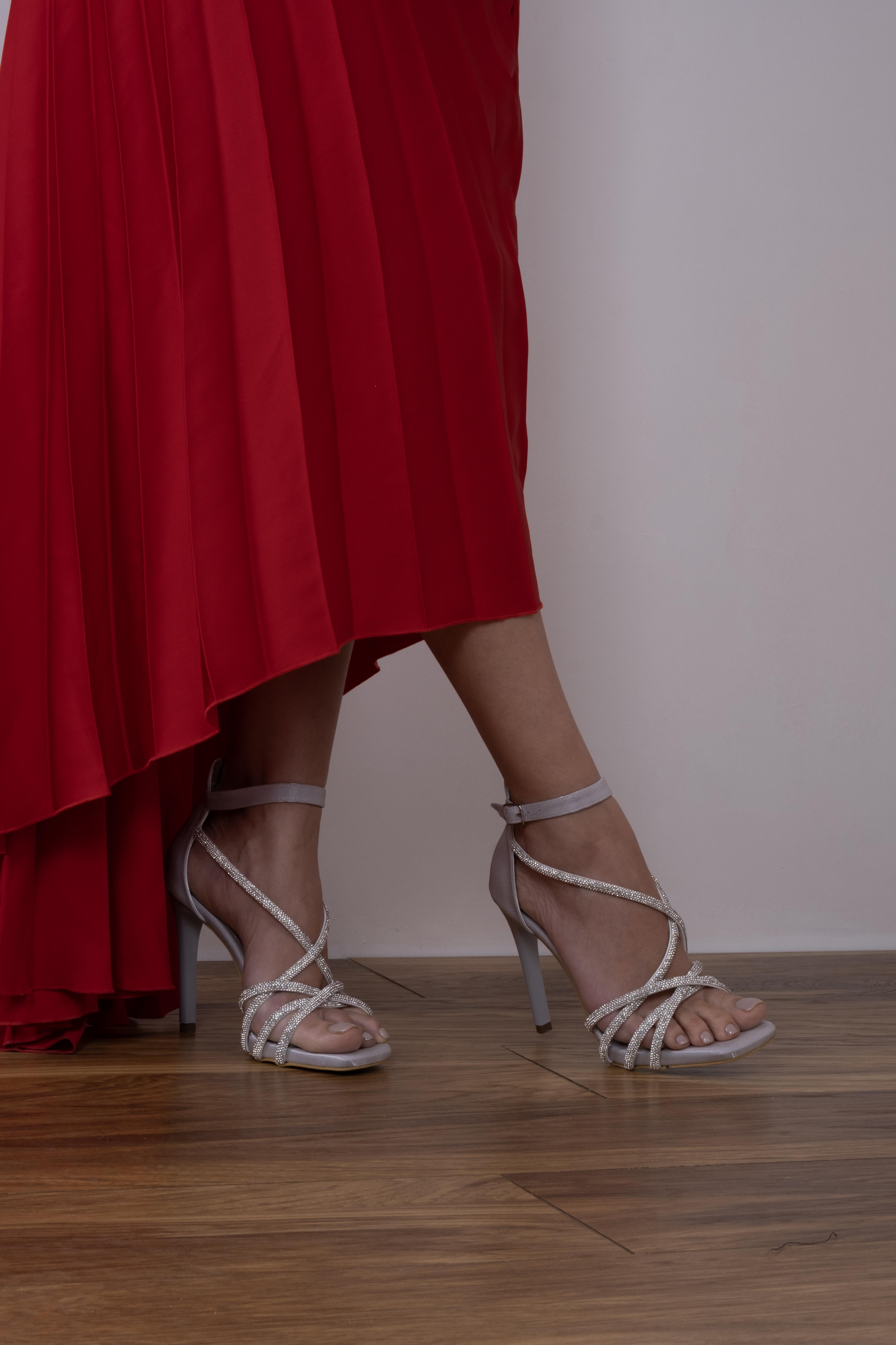 Balise Model Taş Detaylı Topuklu Ayakkabı Gümüş Saten