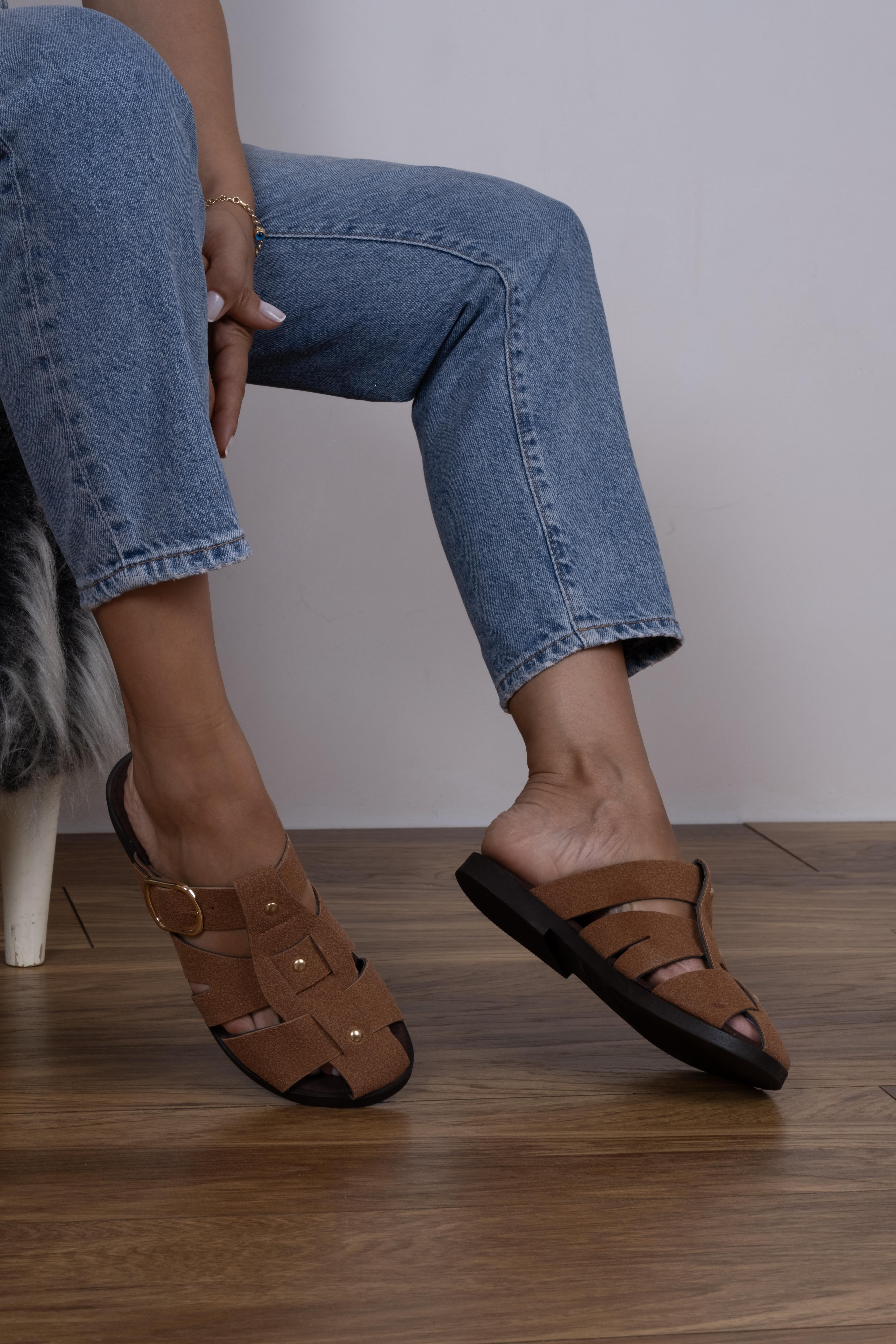 Ballis Model Kemer Detaylı Terlik Taba Süet