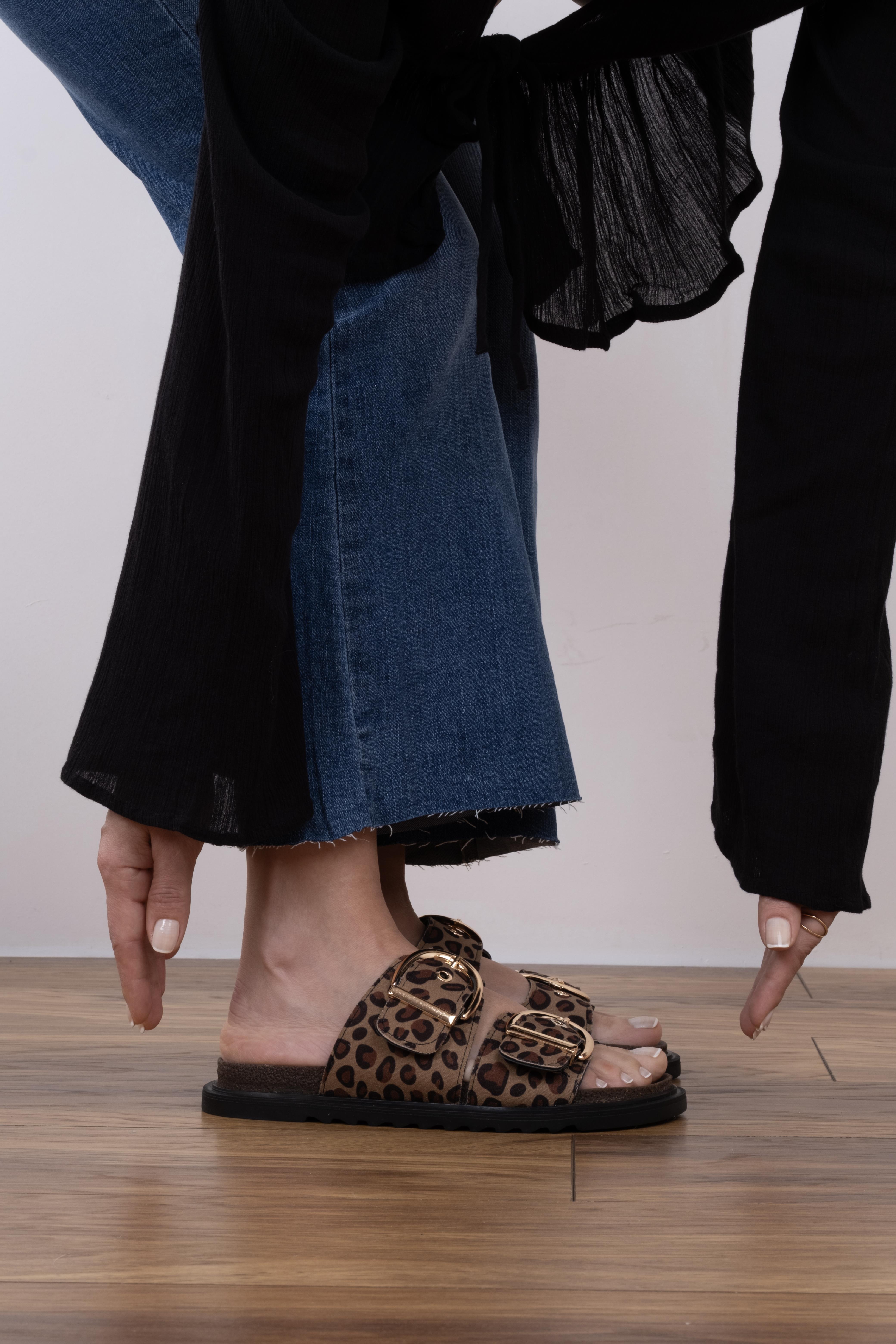 Ganie Model İki Kemerli Terlik Leopar