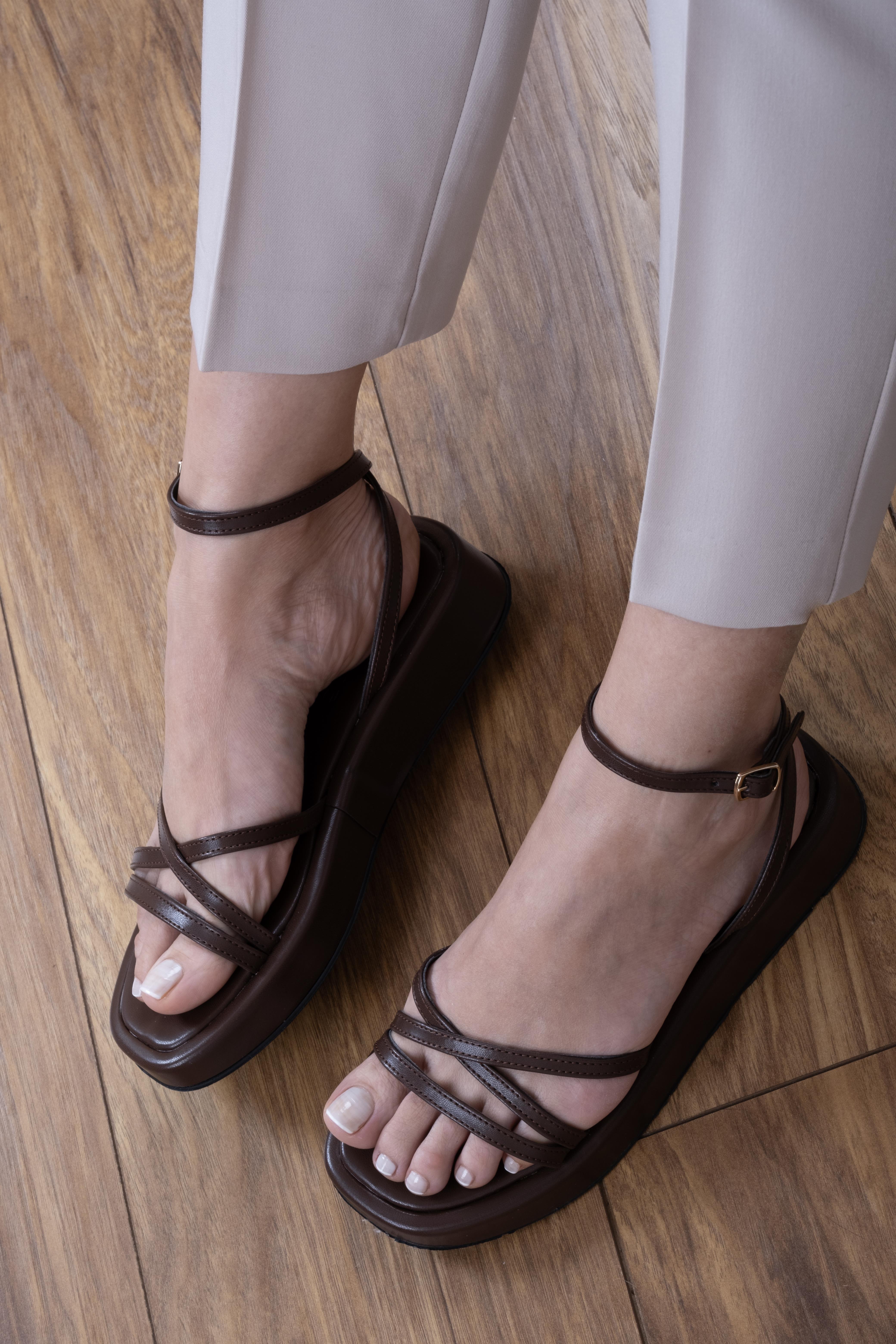 Maria Model Bilekten Bağlamalı Sandalet Acı Kahve