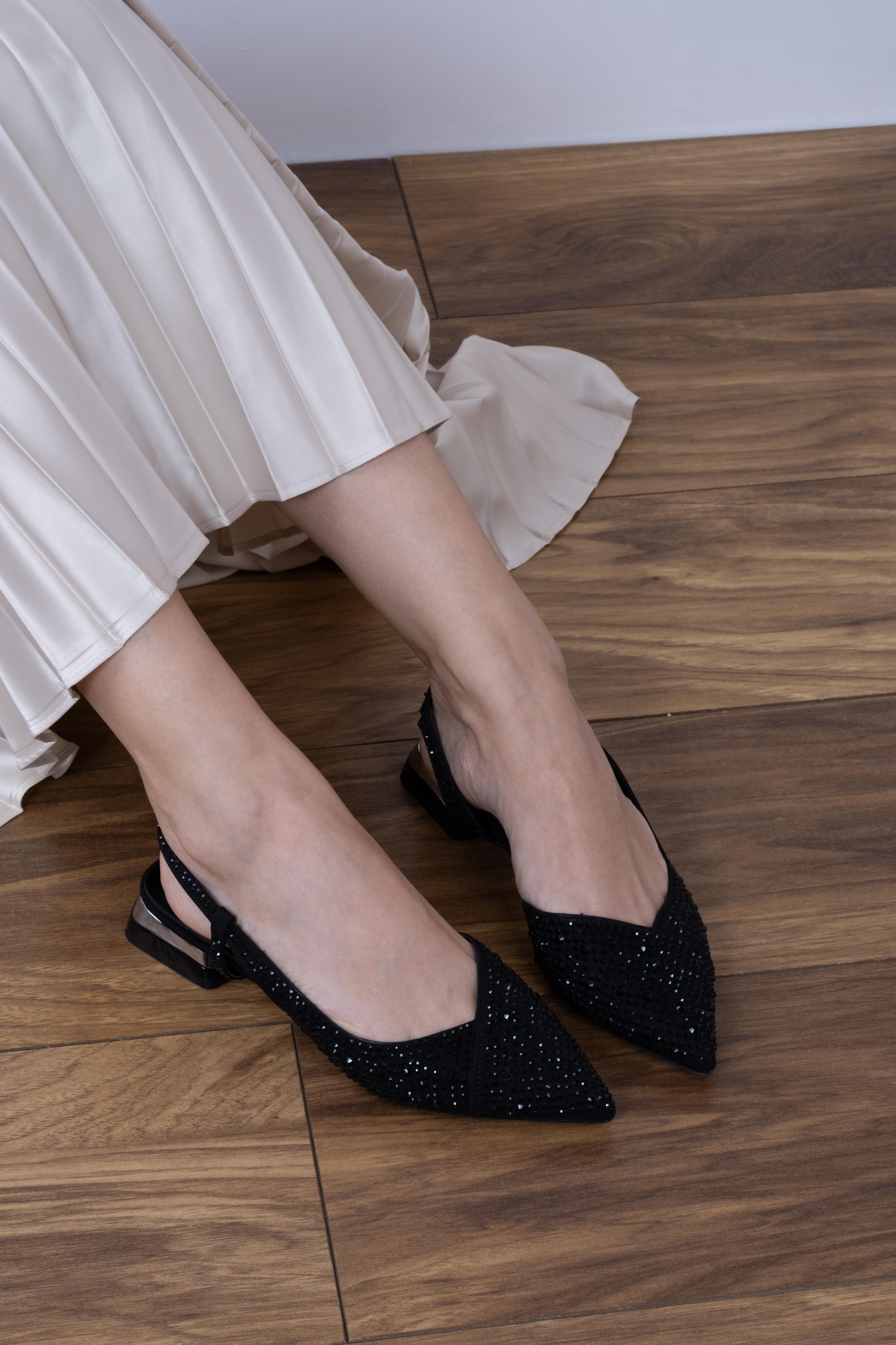 Stana Model Taş Detaylı Babet Siyah