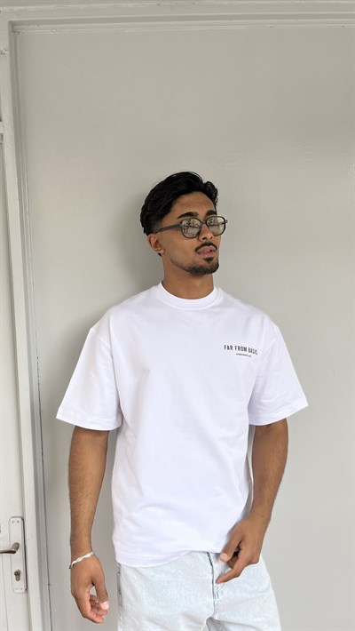 Far From Basic Oversize Beyaz T-Shirt