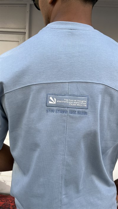 Gökyüzü Çizgisi Oversize Tişört