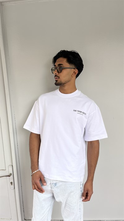 Far From Basic Oversize Beyaz T-Shirt