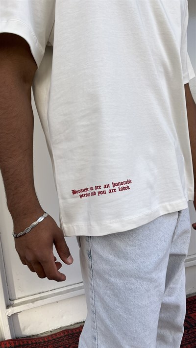 Melek Koruması Oversize Beyaz Tişört