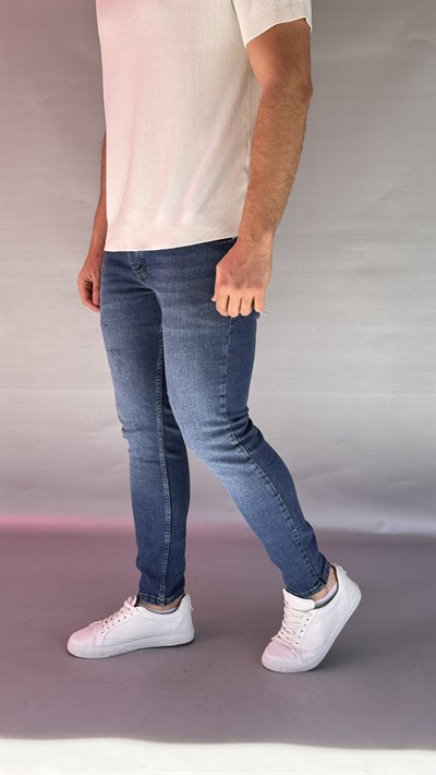 Eskitme Detay Koyu Mavi Slim Fit Jean