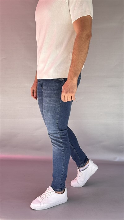 Eskitme Detay Koyu Mavi Slim Fit Jean