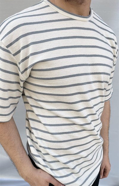 Keps Yan Çizgi T-shirt