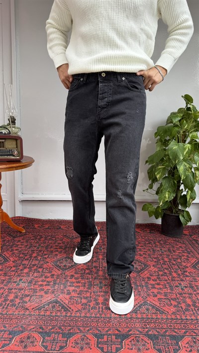 Yırtık Detaylı Siyah Baggy Jean