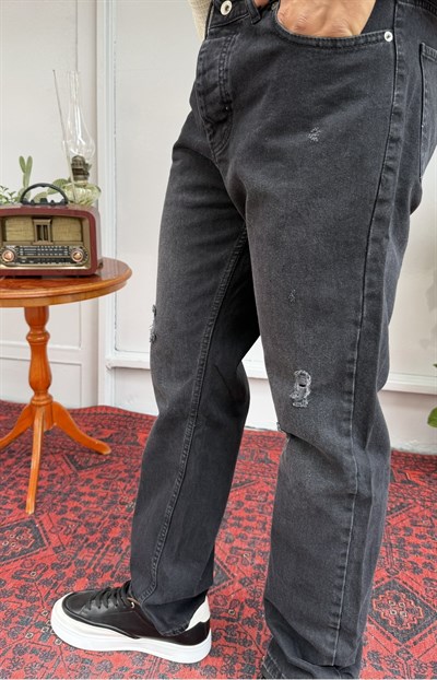 Yırtık Detaylı Siyah Baggy Jean