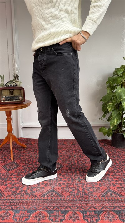 Yırtık Detaylı Siyah Baggy Jean
