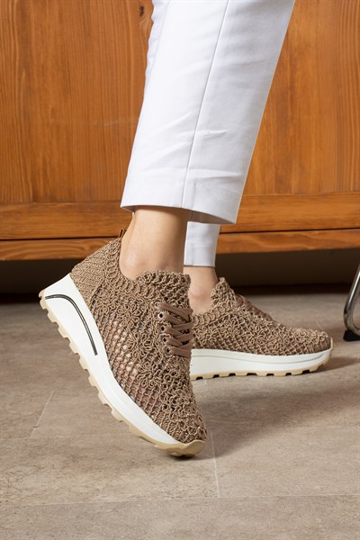 Kadın Kahve Özel Örme Tasarım Papatya Desenli Kalın Taban Spor Ayakkabı Sneaker