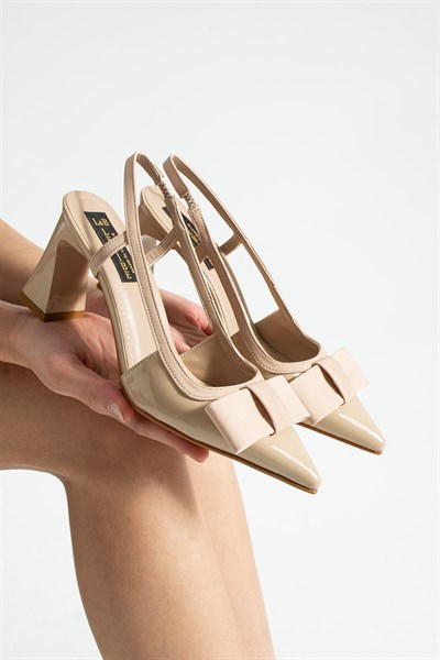 LERINDA Kadın Bej Sivri Burun Rugan Slingback 7 cm Topuk Fiyonklu Klasik Ayakkabı