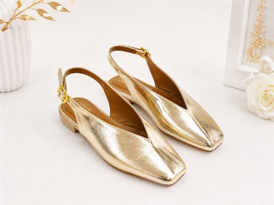 LIVORA Kadın Gold Kare Burun Tokalı Düz Taban Slingback Casual Babet Ayakkabı