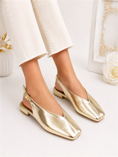 LIVORA Kadın Gold Kare Burun Tokalı Düz Taban Slingback Casual Babet Ayakkabı