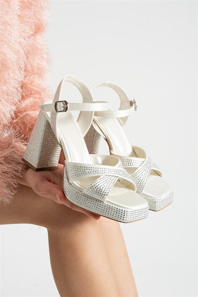 LUMERA Kadın Taşlı 11cm Platform Topuklu Çapraz Bantlı Abiye Sandalet Ayakkabı