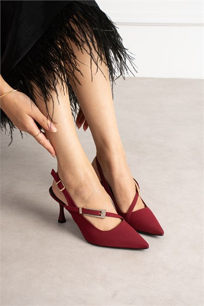 MERVA Kadın Bordo Saten Sivri Burun Taşlı Toka Detaylı Çapraz Bantlı 7 Cm İnce Topuklu Slingback Abiye Ayakkabı