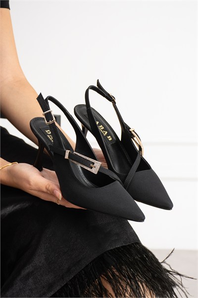 MERVA Kadın Siyah Saten Sivri Burun Taşlı Toka Detaylı Çapraz Bantlı 7 Cm İnce Topuklu Slingback Abiye Ayakkabı