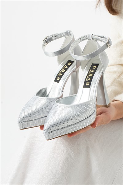 SERENYA Kadın Gümüş Sivri Burun 11 cm Platform Topuklu Taşlı Bilekten Bantlı Abiye Ayakkabı