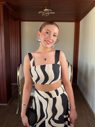 ZEBRA DESENLİ BÜSTİYERLİ TAKIM - SİYAH / BEYAZ