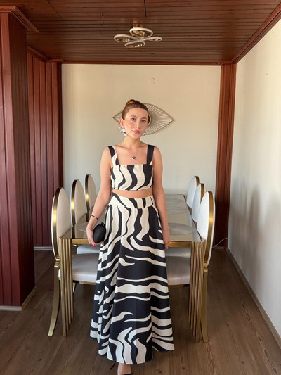 ZEBRA DESENLİ BÜSTİYERLİ TAKIM - SİYAH / BEYAZ