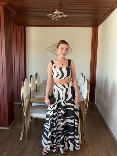 ZEBRA DESENLİ BÜSTİYERLİ TAKIM - SİYAH / BEYAZ