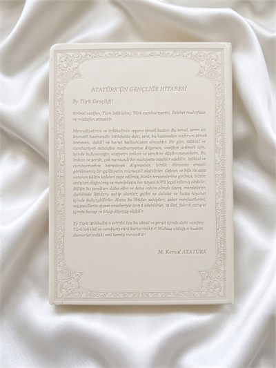 Victorias Journals Atatürk  - Özel Seri Defter Ve Metal Kalem Seti. Kutulu-Portre- Beyaz