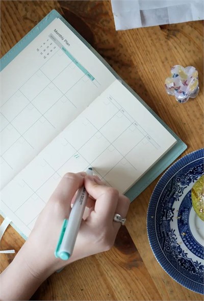 Victorias Journals Charm-Kuş, Tarihsiz Planlayıcı 9X19 Cm,80  Yap, 100 Gr.Ivory.- Yeşil
