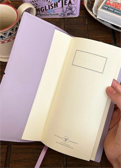 Victorias Journals Charm-Kuş, Tarihsiz Planlayıcı 9X19 Cm,80  Yap, 100 Gr.Ivory.- Lila