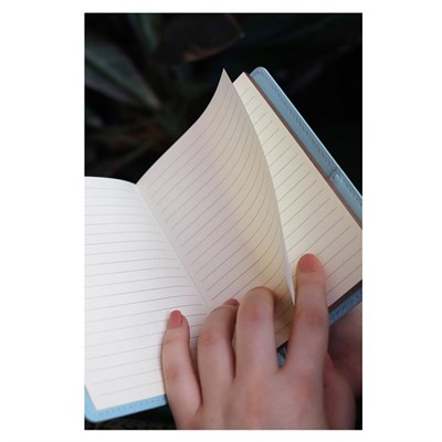 Victorias Journals Geçmeli Lastikli Defter A6 80 Gr. 96 Yp. Açık Mavi