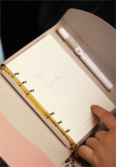 Victorias Journals Mekanizmalı Defter A6+ Ivory 80 Gr. 96 Yp. Pembe