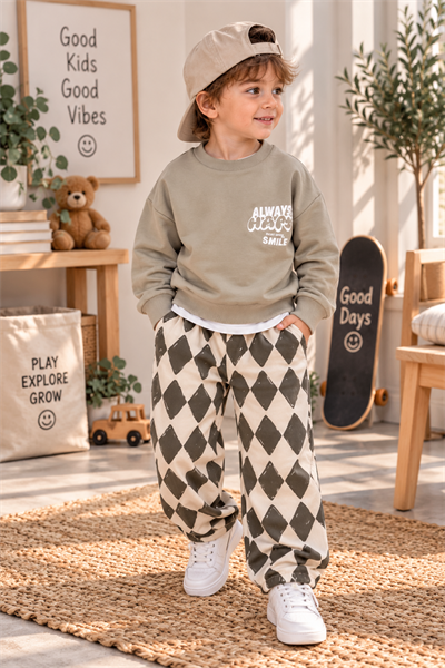 Su yeşili Baskılı Sweatshirt Desenli Bol Paça Karo Desenli Pantolon 2'li Takım