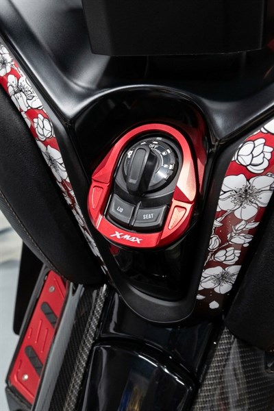Yamaha Xmax Uyumlu Kontak Çerçevesi 2020-2026 Cnc Kırmızı