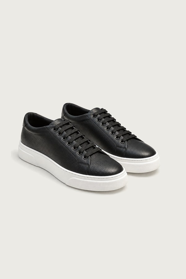 Siyah deri sneaker