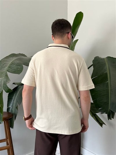 Yaka Detay Basic Krem Tişört