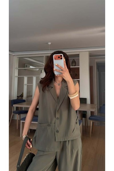 Premium Kruvaze Yelek Detaylı Bol Paça Takım Kombin Şık ve Modern Tasarım