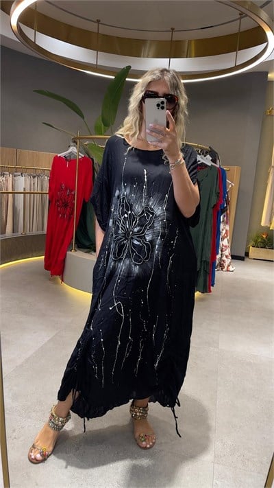 Manolya Baskı ve Nakış Detaylı Büyük Beden Pamuk Elbise Siyah