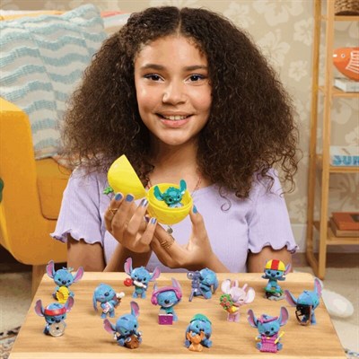 GPH-TTC32000 STITCH COLLECTIBLE MINI FIGUR CAPS 24