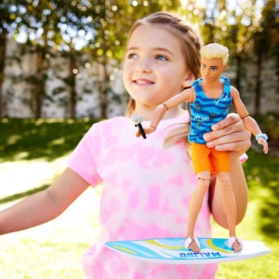 MATE-HPT50 BARBIE KEN  SORF YAPIYOR OYUN SETI 6
