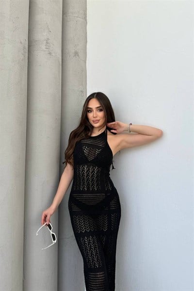 KADIN BİKİNİ ÜSTÜ PLAJ GİYİM BOYUNDAN BAĞLAMALI AJURLU TRİKO MAXİ PLAJ ELBİSESİ - Siyah