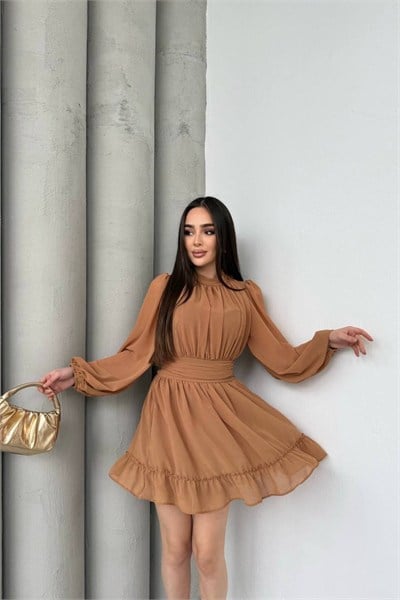 KADIN KARAMEL ETEĞİ FIRFIRLI BÜZGÜ DETAYLI BALON KOL ŞİFON ELBİSE