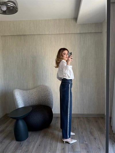 İnci Detaylı Jean