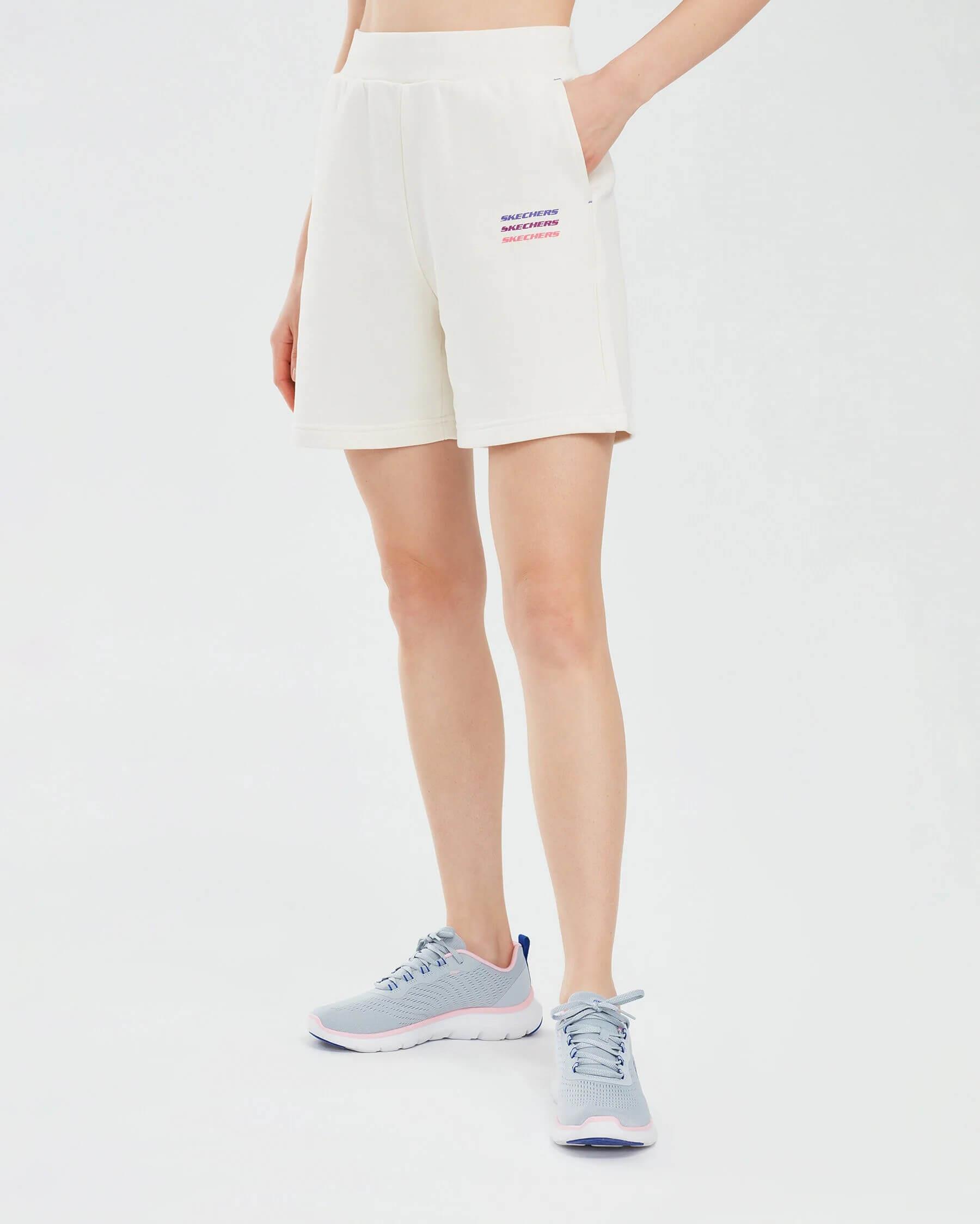 Skechers W Essential 5 Inch Sweat S241198-102 Kadın Şort - Beyaz